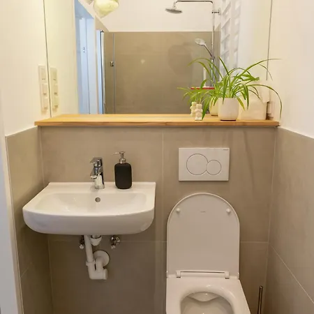 Small With 24-hour Check-in アパート