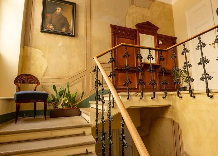 Small With 24-hour Check-in Schwechat